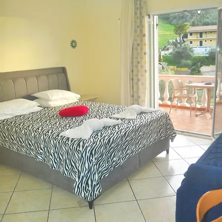 House Letta In A Very Quiet Location - Agios Gordios *